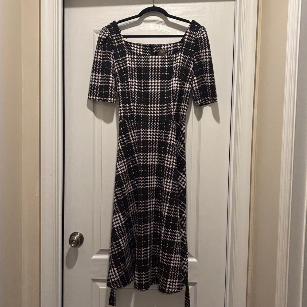 Elegant Black and White Plaid Dress by Taylor - Picture 2 of 3
